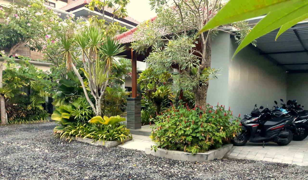 Hotel The New Moon Seminyak Exterior foto