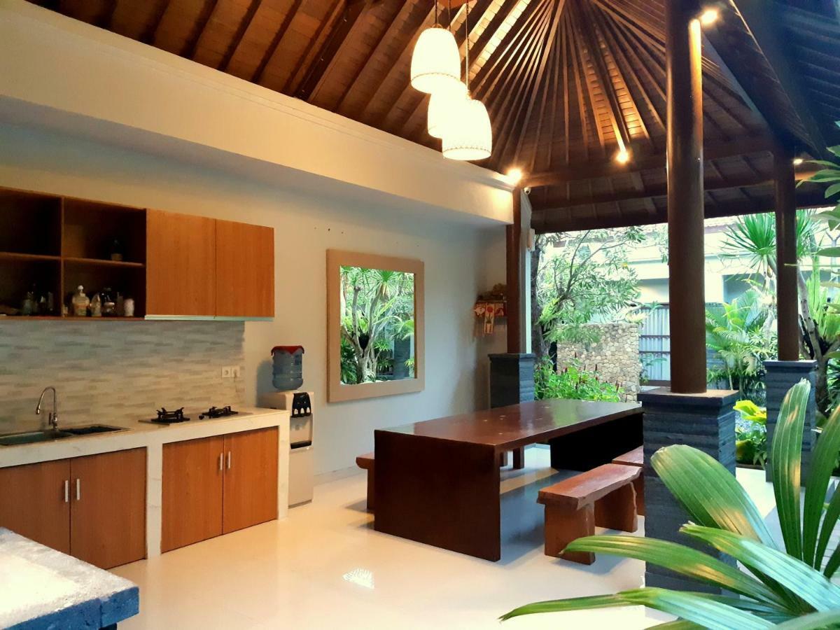 Hotel The New Moon Seminyak Exterior foto