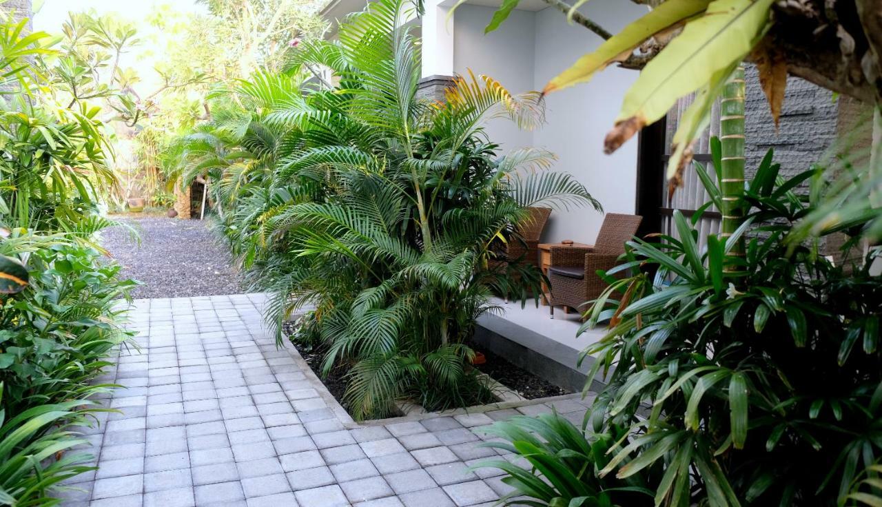 Hotel The New Moon Seminyak Exterior foto