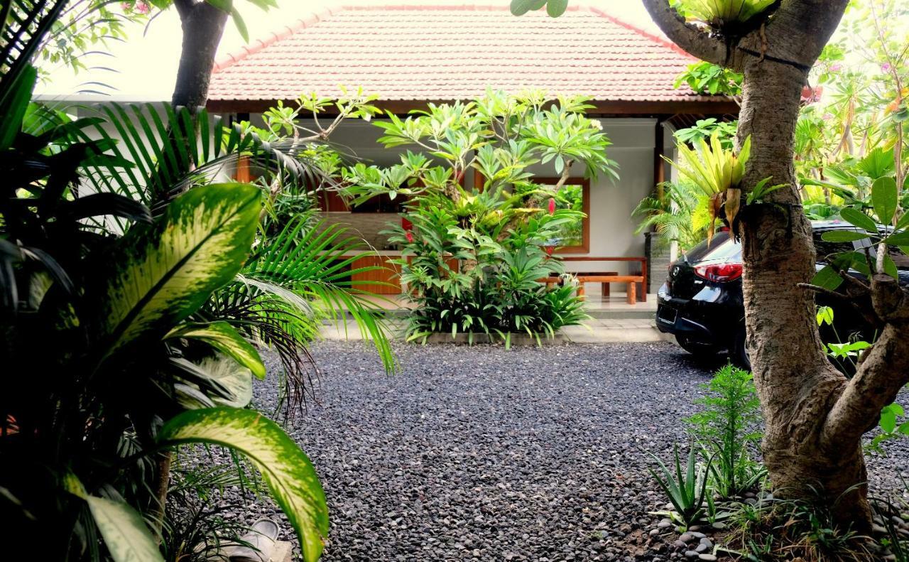 Hotel The New Moon Seminyak Exterior foto